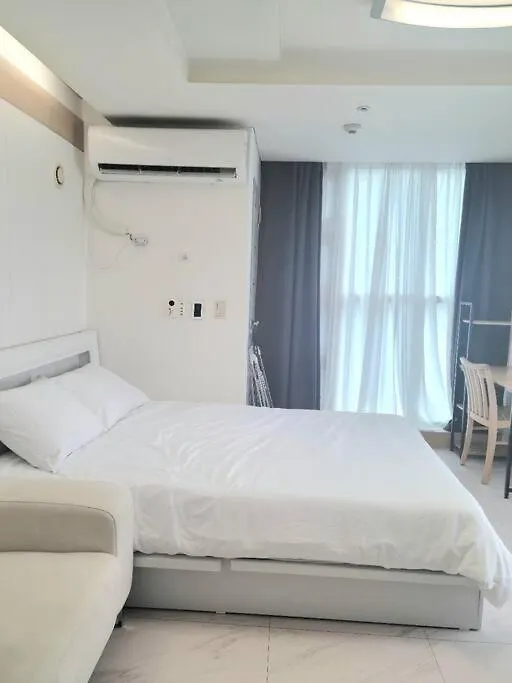 1 Min To Seolleung Staion Spacious Studio Apartment Seoul 0*,  Sydkorea